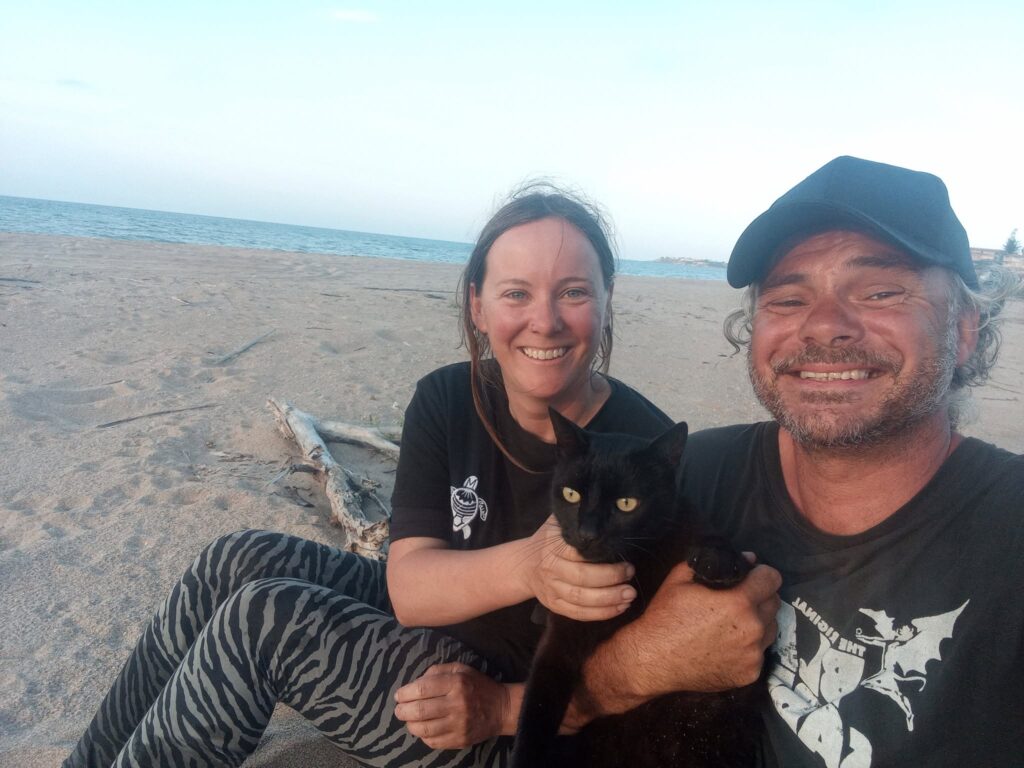 The mutiny crew enjoying some beach time.